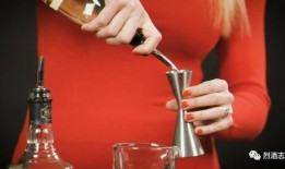 调酒紫皮爆料怎么做视频,跟随调酒大师学习制作经典鸡尾酒