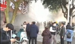 网友爆料餐厅视频播放下载,揭秘餐厅娱乐秘密
